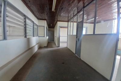 20,000 ft² Warehouse with Backup Generator in Industrial Area - 2