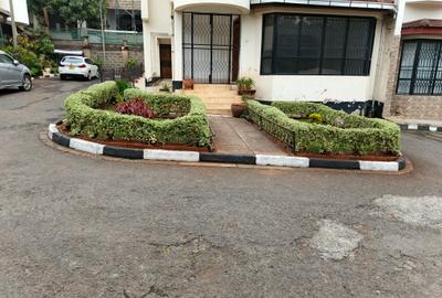 4 Bed Townhouse with En Suite at Lavington