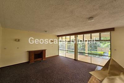 5 Bed House with En Suite in Nyari - 2