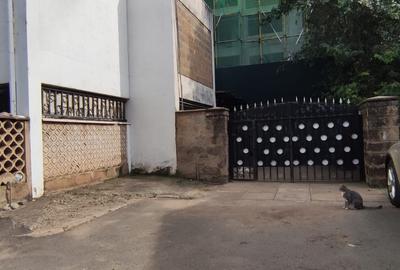 Commercial Property with Service Charge Included in Kilimani