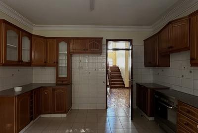 4 Bed Townhouse with En Suite at Kaputei Gardens - 2