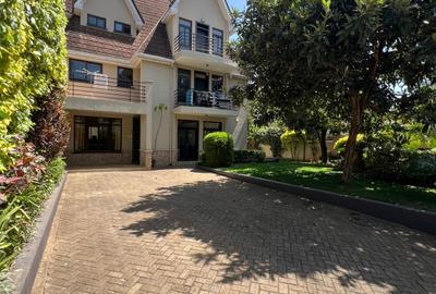 5 Bed Townhouse with En Suite in Lavington
