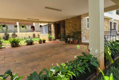 5 Bed Townhouse with En Suite at Lavington Road - 3