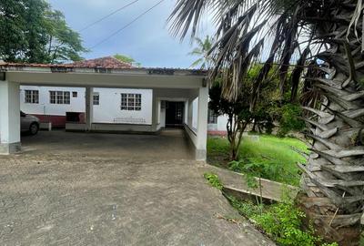 3.4 ac Land in Nyali Area - 4