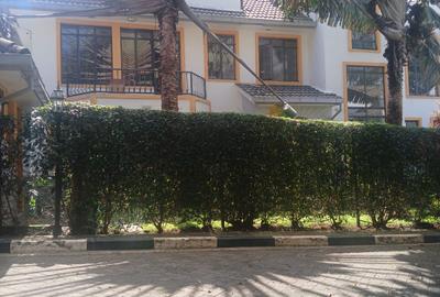 5 Bed Townhouse with En Suite in Lavington