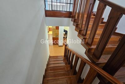 4 Bed Townhouse with En Suite in Spring Valley - 2