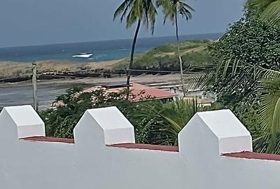 4 Bed House with En Suite in Watamu - 3