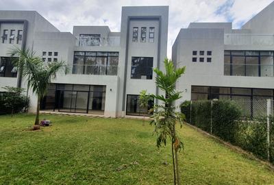 5 Bed Townhouse with En Suite in Lavington - 2