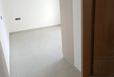 3 Bed Apartment with En Suite in Westlands Area - 4