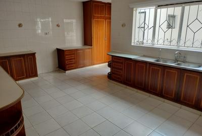 4 Bed Townhouse with En Suite in Lavington - 4