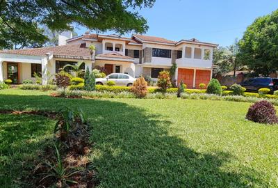 5 Bed House with En Suite at Runda