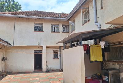 7 Bed House with En Suite in Kyuna