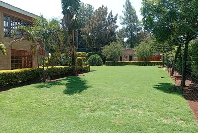 5 Bed House with En Suite in Runda - 4