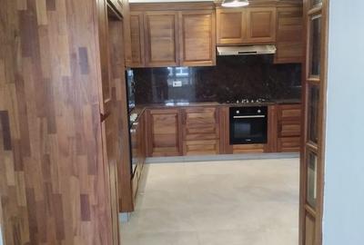 6 Bed Townhouse with En Suite in Lavington - 3