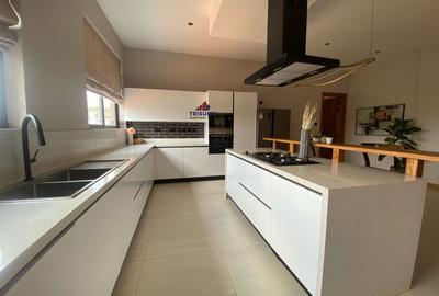 4 Bed Apartment with En Suite in Loresho - 3