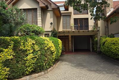 6 Bed Townhouse with En Suite at James Gichuru - 4