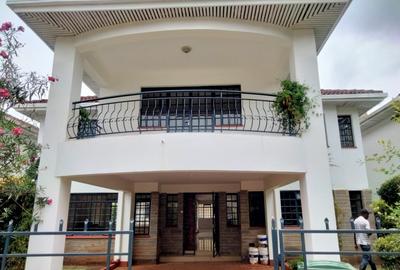 4 Bed House with En Suite in Spring Valley