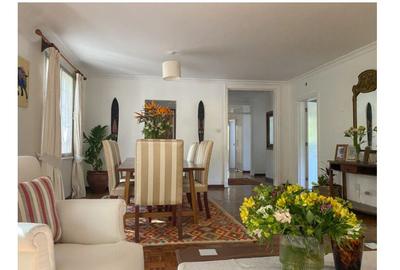 Serviced 3 Bed Apartment with En Suite at 00