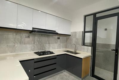 2 Bed Apartment with En Suite in Lavington - 4