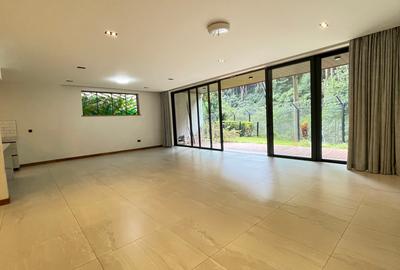 4 Bed Apartment with En Suite in Spring Valley - 2