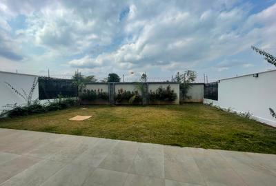 4 Bed House with En Suite in Runda - 2