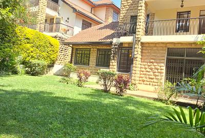 4 Bed Townhouse with En Suite at Lavington James Gichuru - 2