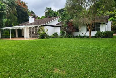 4 Bed House with En Suite at Crescent Road - 2