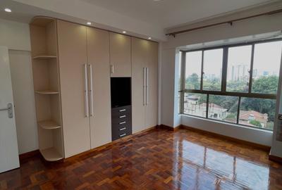 3 Bed Apartment with En Suite at Othaya Road - 4