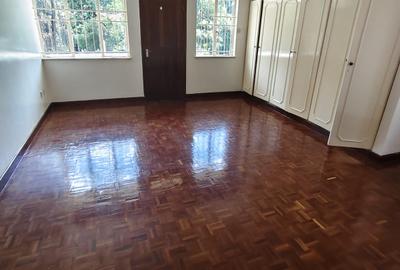Office with Service Charge Included in Kileleshwa - 2
