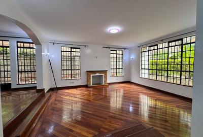 5 Bed Townhouse with En Suite in General Mathenge - 2
