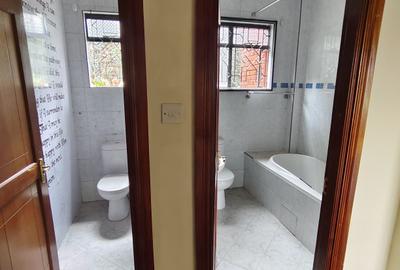 2 Bed Apartment with Parking in Riverside - 4