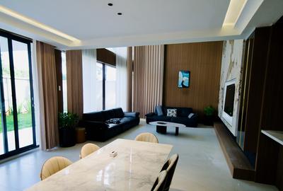 5 Bed Villa with En Suite at 2026-378 - 3