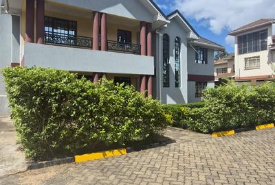 5 Bed House with En Suite in Garden Estate