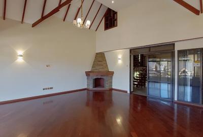 5 Bed Townhouse with En Suite in Lavington - 3
