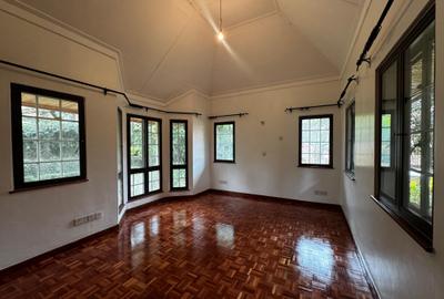 5 Bed Townhouse with En Suite in Rosslyn - 4