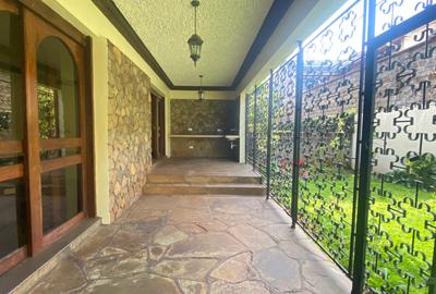5 Bed House with En Suite at Parklands