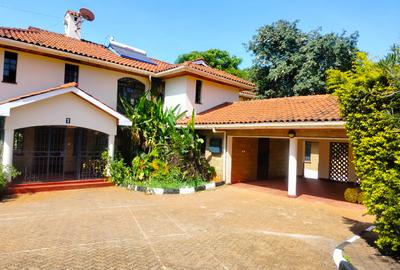 5 Bed Townhouse with En Suite in Runda