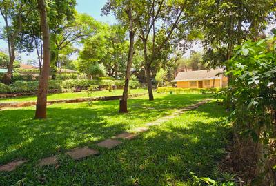 4 Bed House with En Suite at Loresho Crescent