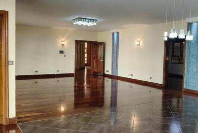 3 Bed Apartment with En Suite at Parklands