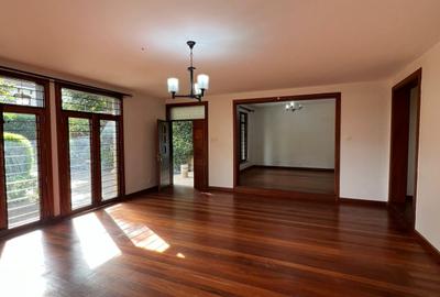 5 Bed Townhouse with En Suite in Lavington - 2