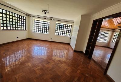 4 Bed Townhouse with En Suite at Lavington - 2