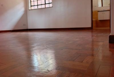 5 Bed Townhouse with En Suite in Lavington - 2