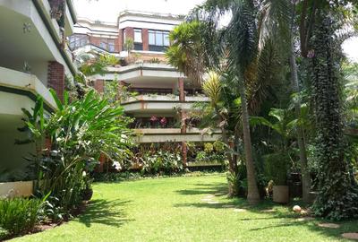 4 Bed Apartment with En Suite in Kilimani