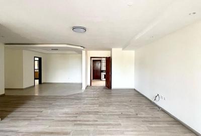 3 Bed Apartment with En Suite in Kileleshwa