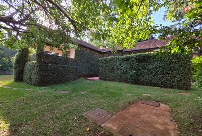 4 Bed House with En Suite in Lavington - 4