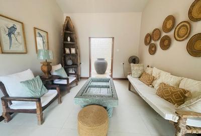 4 Bed Villa with En Suite in Bofa - 2