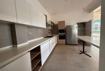 4 Bed Townhouse with En Suite in Lavington - 4