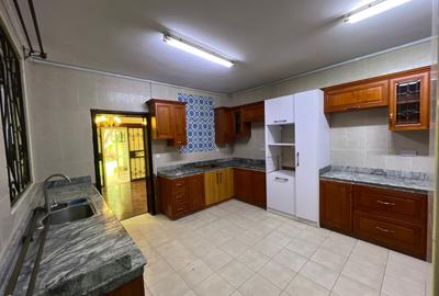 5 Bed Townhouse with En Suite at Convent Drive - 4