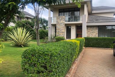 4 Bed Townhouse with En Suite in Ridgeways
