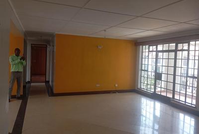 3 Bed Apartment with En Suite at Lavington - 2